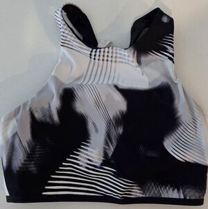 Under Armour Black and White Patterned Sports Bra